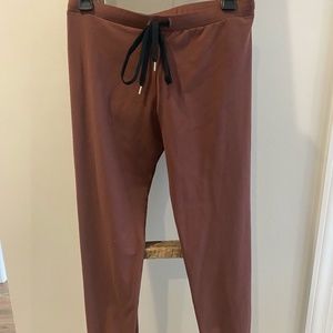 Indah snickers leggings NWT